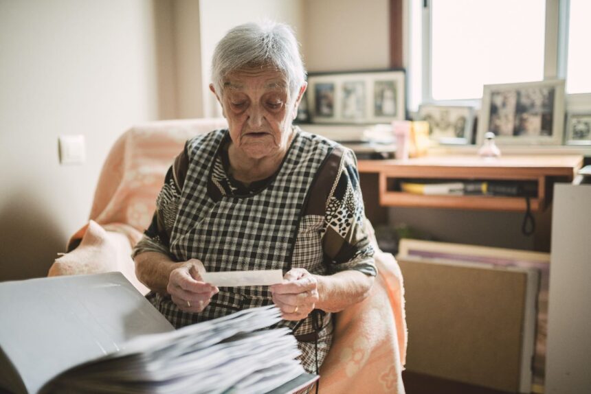 cytaty o seniorach Cytaty o seniorach. Sprawdź te inspirujące sentencje o doświadczeniu i mądrości