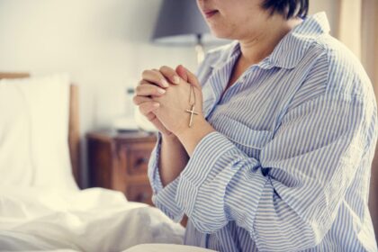 piekna modlitwa o uzdrowienie Piękna modlitwa o uzdrowienie. Poznaj słowa, które dają nadzieję i ulgę