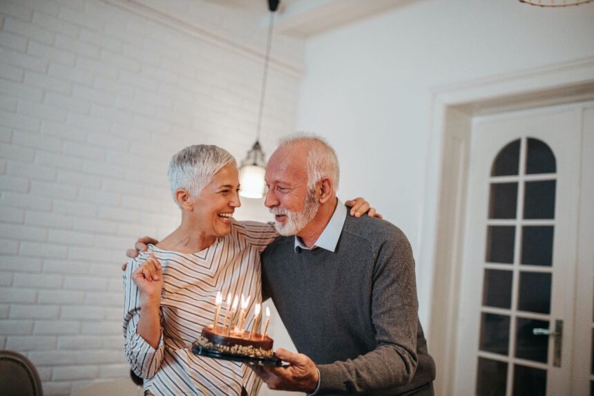 sentencje na 70 urodziny Sentencje na 70. urodziny. Jak złożyć najpiękniejsze życzenia bliskiej osobie?