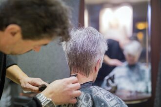 fryzury dla pan po 60 tce zdjecia inspiracje 2 Fryzury dla pań po 60-tce zdjęcia pełne inspiracji! Eleganckie i modne propozycje!