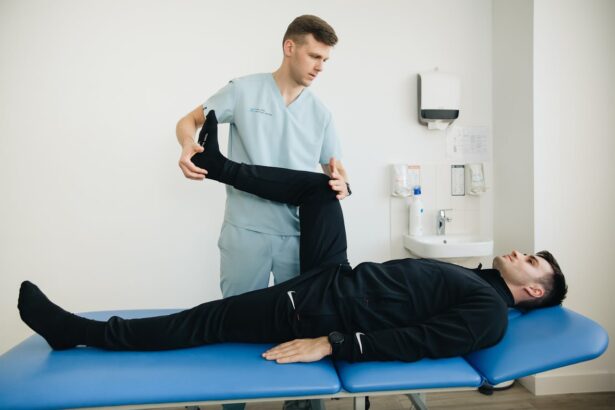 lozko ​Łóżko rehabilitacyjne czy zwykłe łóżko?